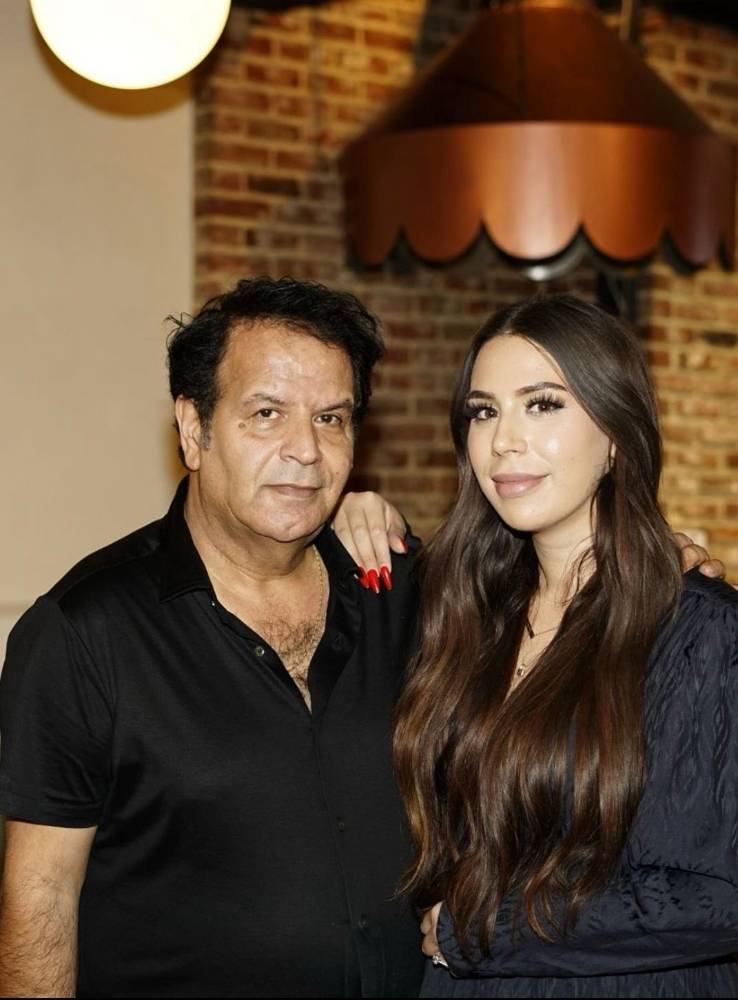 Dan and Ana frame Dan and Ana frame